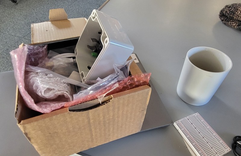 the box with the complete kit